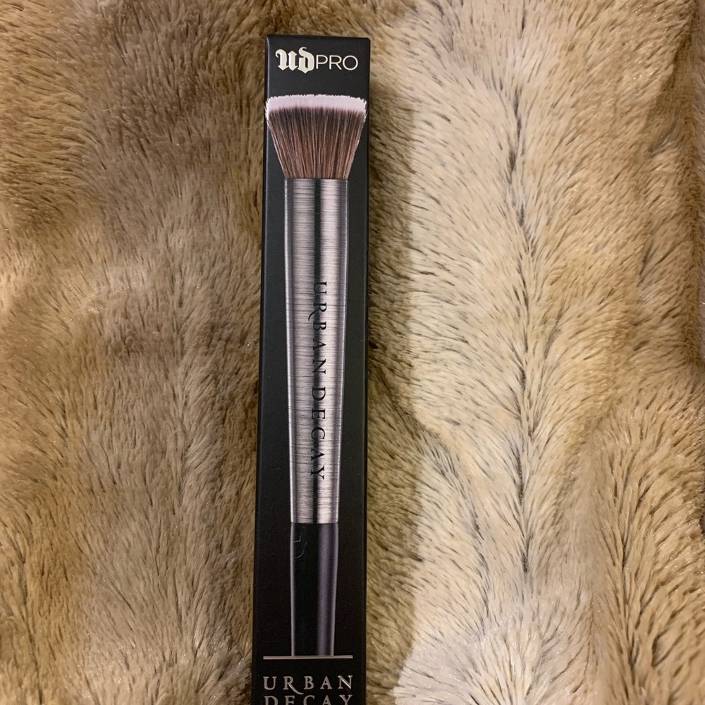 NIB Urban Decay Pro Diffusing Highlighter Brush